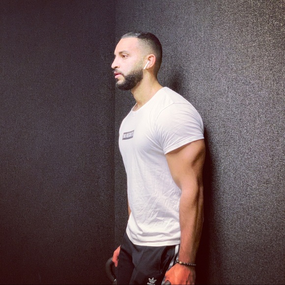 Meet your Posher, Youness - Picture 2 of 2